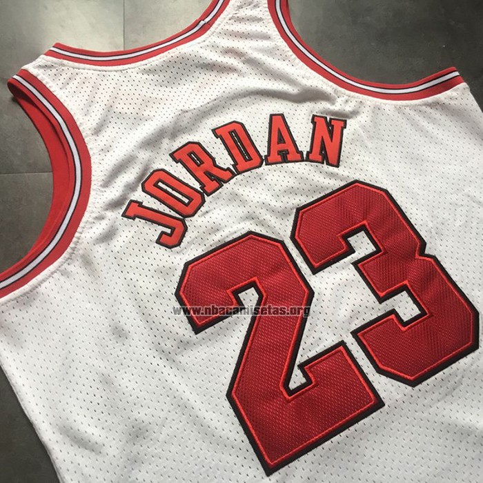 Camiseta Chicago Bulls Michael Jordan NO 23 Mitchell & Ness 1996-97 Blanco